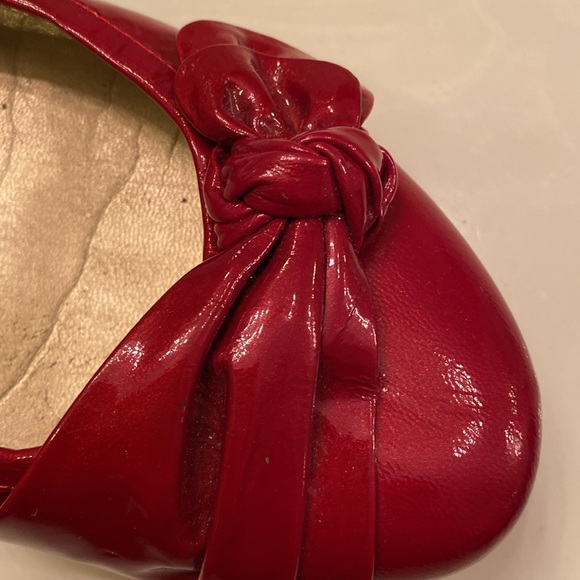 Kate Preston woman’s shoes, size is 10B. Red patent leather. - Picture 6 of 7